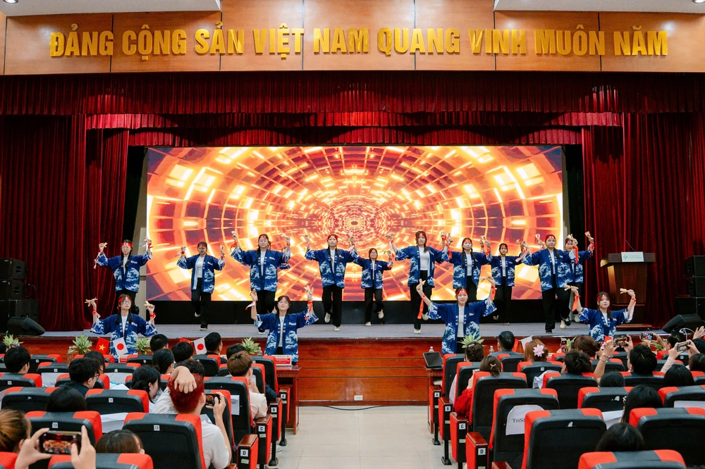 Lễ công bố và trao giải cuộc thi "Sắc màu Việt – Nhật" - Ảnh 1.