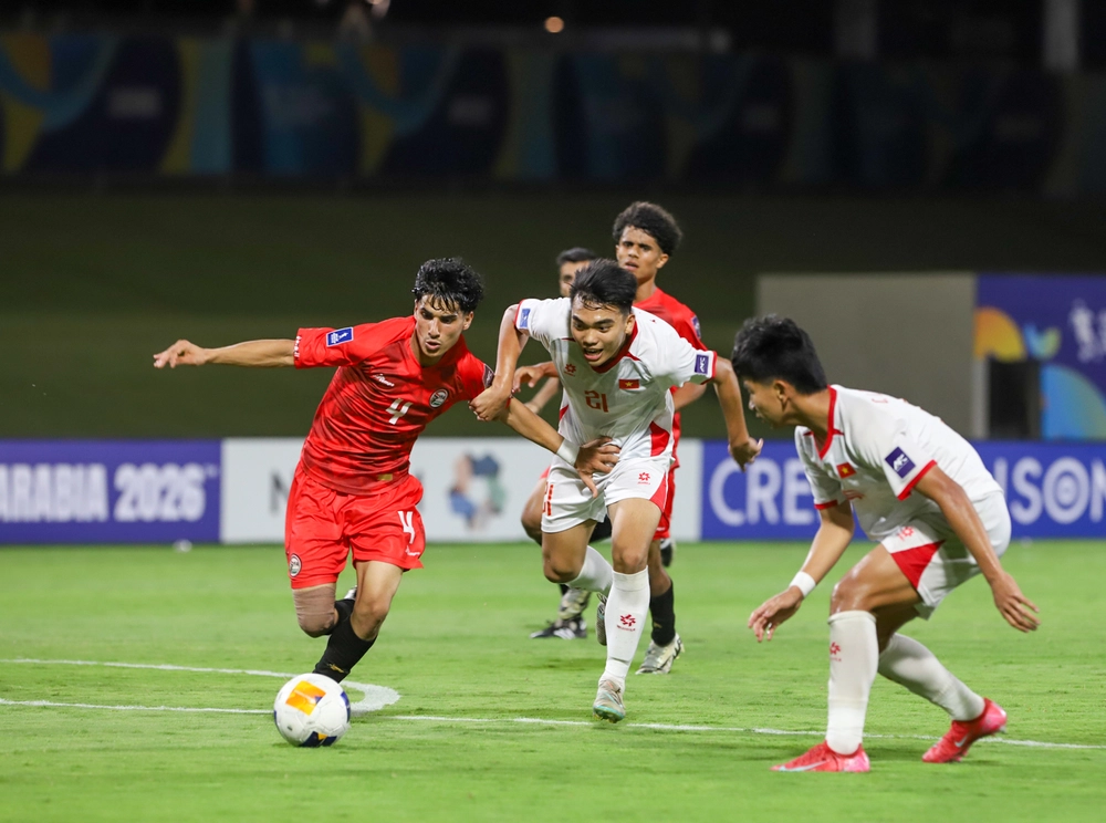 Bảng C VCK U17 châu Á 2026: U17 Việt Nam vượt Hàn Quốc, UAE để dẫn đầu - Ảnh 1.