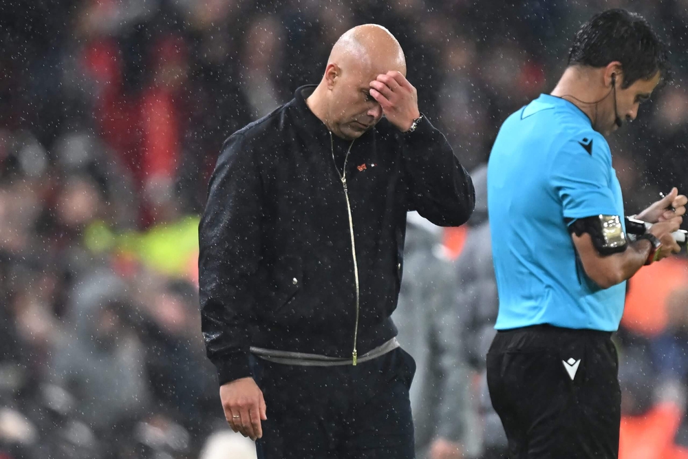 Liverpool: Đã đến lúc sa thải Arne Slot? - Ảnh 1.