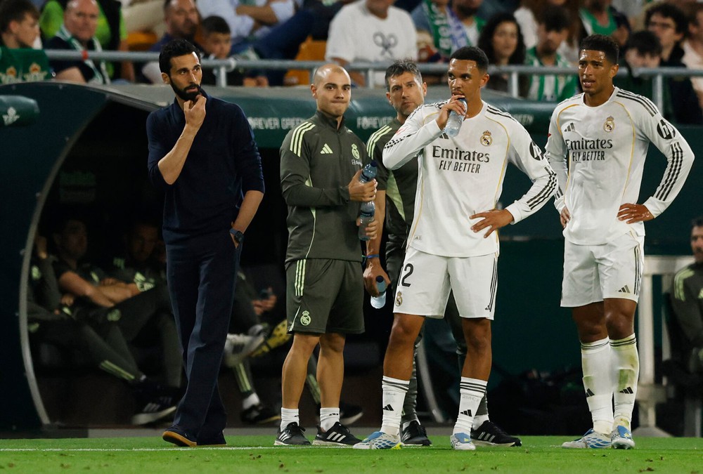Real Madrid rạn nứt khi nội bộ đánh nhau - Ảnh 1.