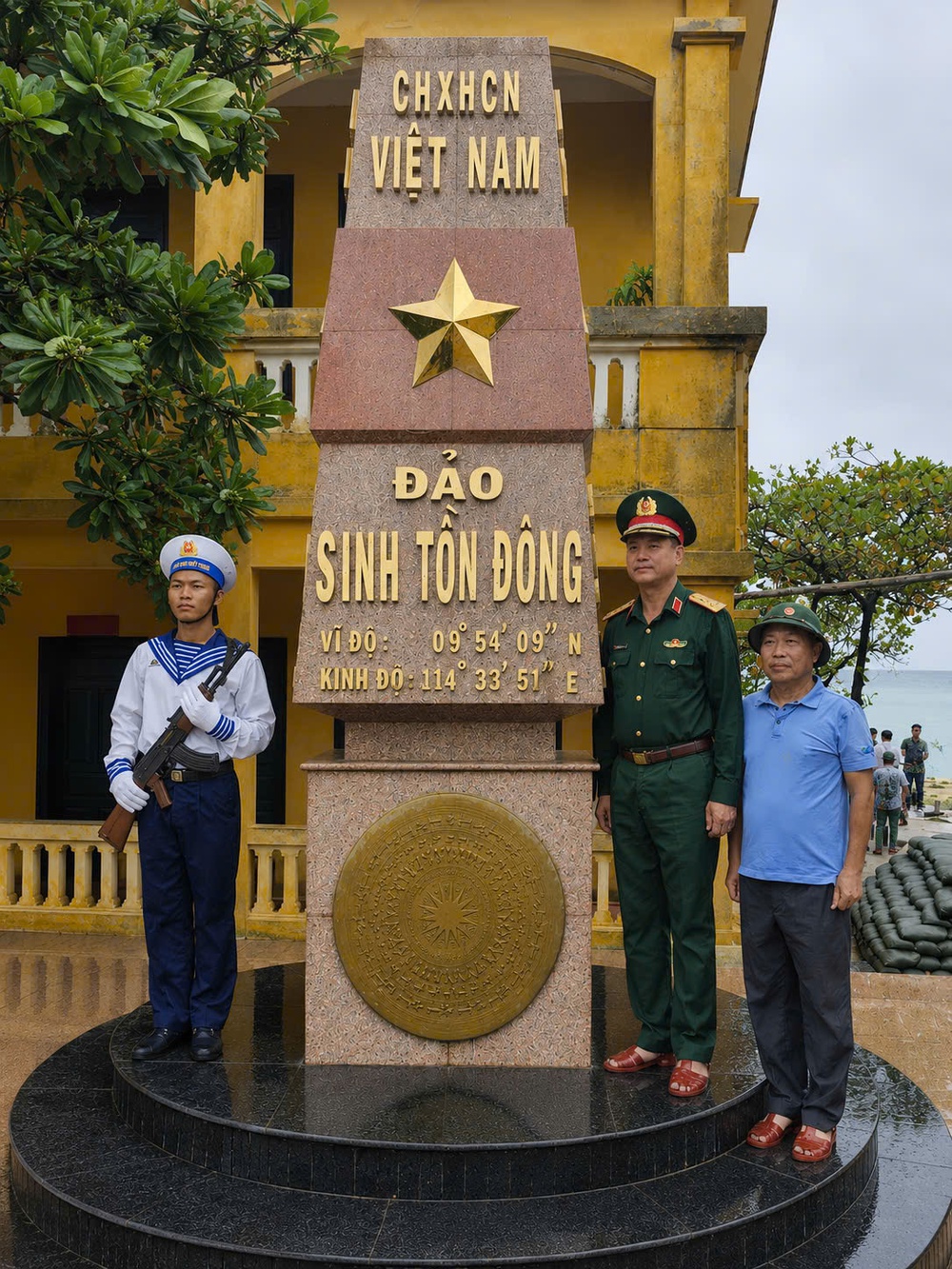 Nhạc sĩ Lê Tự Minh ra mắt ca khúc "Tổ quốc ơi, ta mãi yêu người" - Ảnh 1.