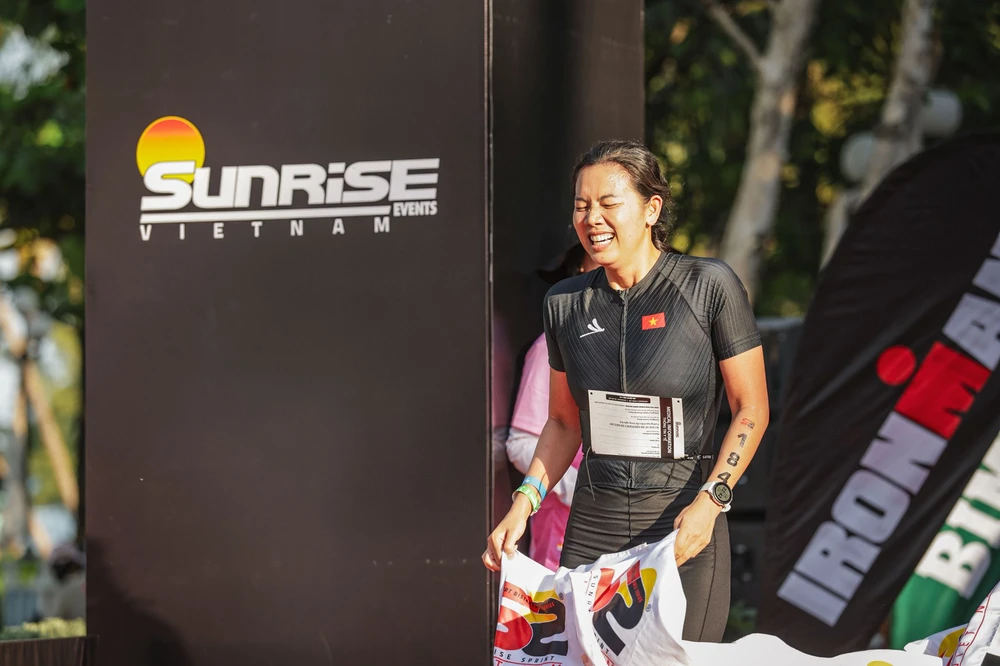 "Tiểu tiên cá" Ánh Viên chinh phục thử thách khắc nghiệt tại IRONMAN 70.3 Đà Nẵng 2026 - Ảnh 2.