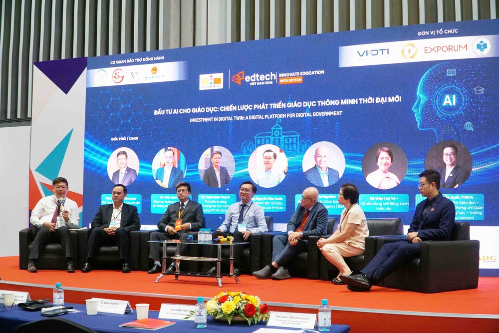 Con người giữ vai trò trung tâm trong giáo dục thông minh - Ảnh 3.