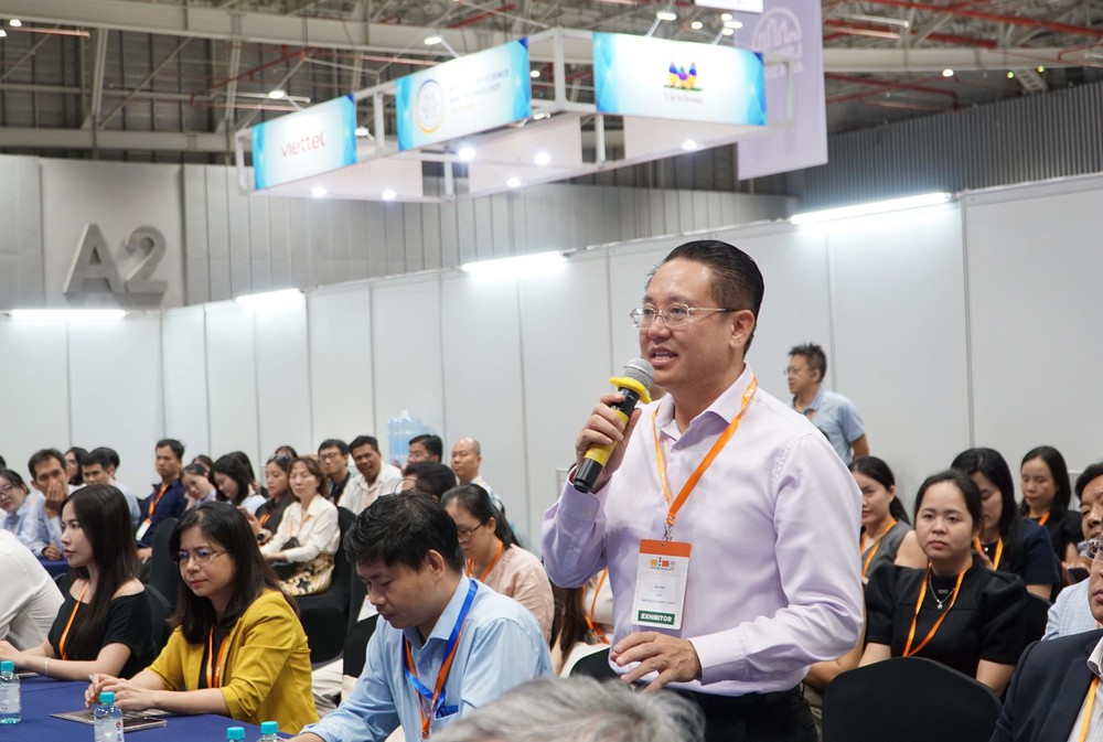 Con người giữ vai trò trung tâm trong giáo dục thông minh - Ảnh 4.