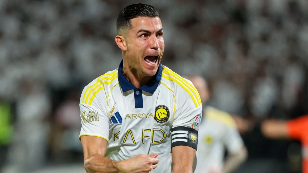 Ronaldo tiến sát mốc 1000 bàn trong ngày 'đàn em' lập hat-trick - Ảnh 2.