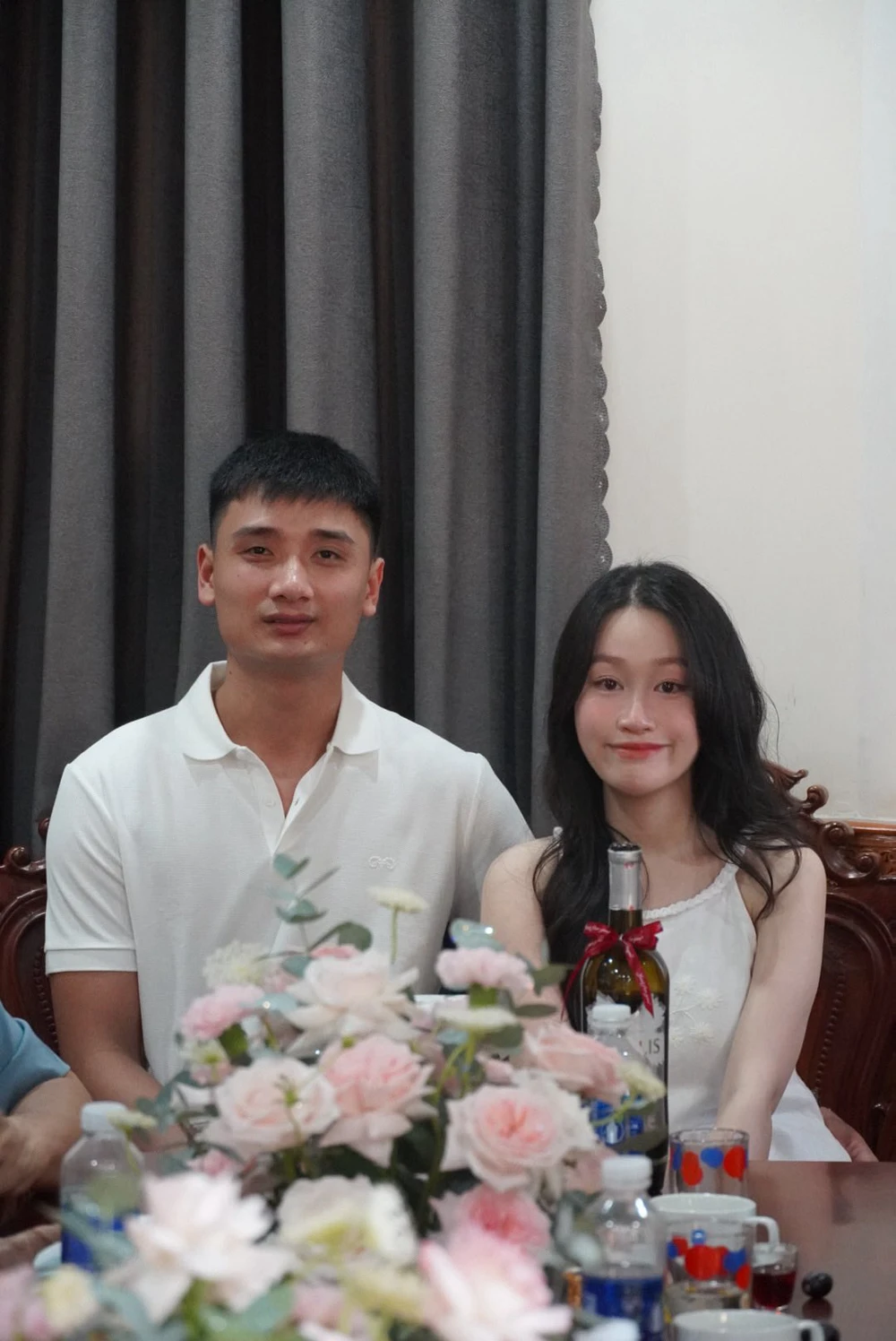 Tuyển thủ bóng chuyền Việt Nam chính thức báo tin vui, danh tính ‘nửa kia’ được tiết lộ - Ảnh 2.