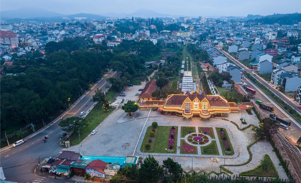 Sức hút của hành trình tàu du lịch Đà Lạt - Trại Mát giữa cao nguyên thơ mộng - Ảnh 1.
