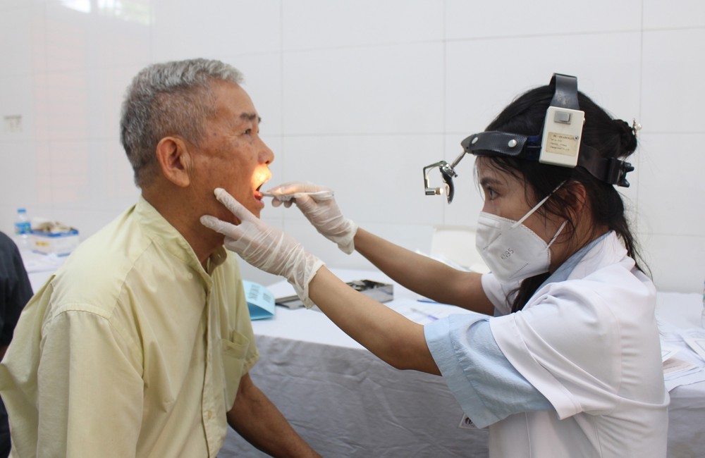 Sức khỏe nhân dân là ưu tiên hàng đầu trong các chính sách phát triển - Ảnh 2.