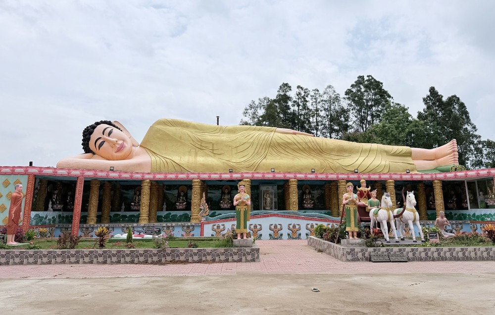 Quần thể tượng Phật quy mô lớn ở ngôi chùa Khmer An Giang - Ảnh 11.