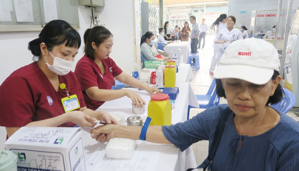 Sức khỏe nhân dân là ưu tiên hàng đầu trong các chính sách phát triển - Ảnh 1.