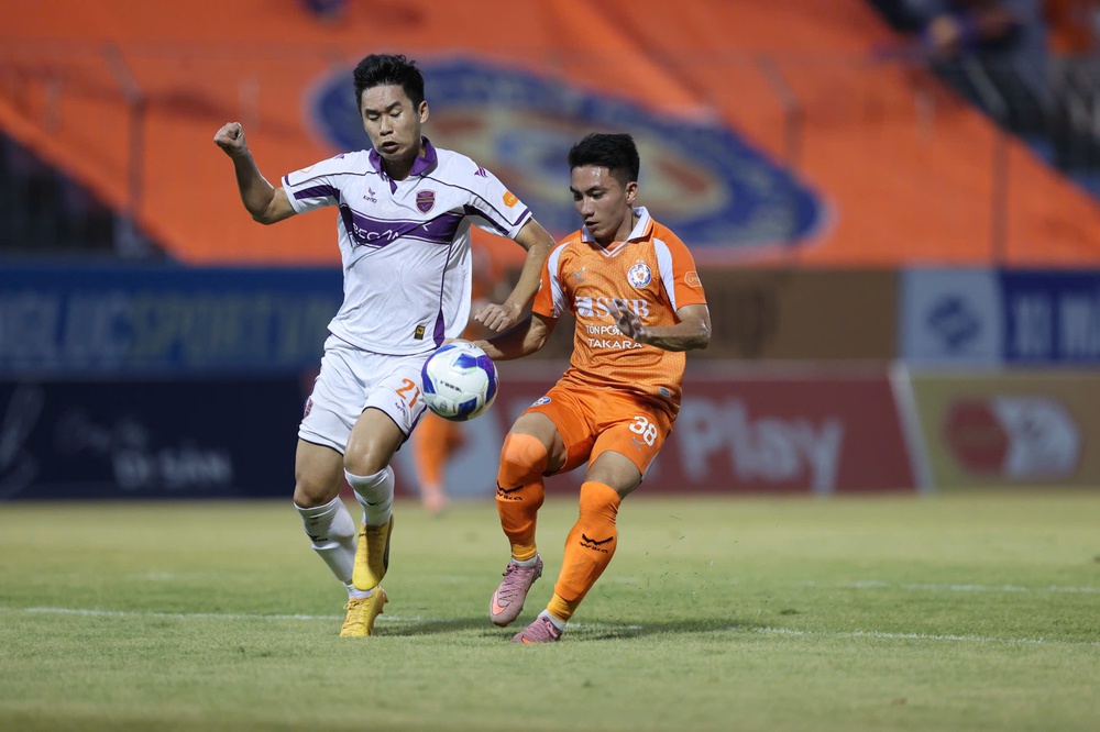 Cựu vương V-League tự làm khó mình  - Ảnh 1.