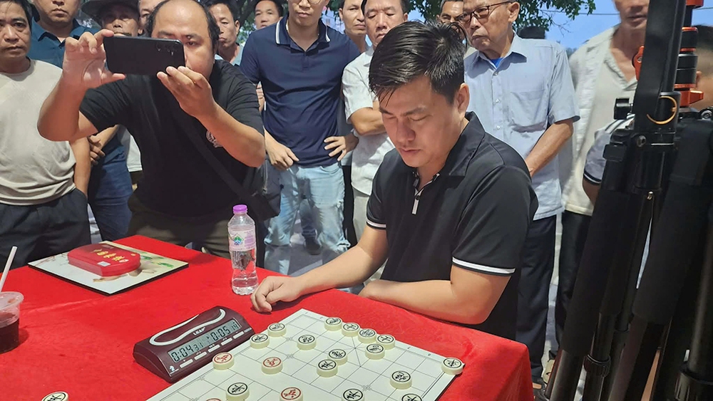 Lại Lý Huynh vượt hàng loạt kỳ thủ hùng mạnh Trung Quốc để nhận vé vào thẳng VCK giải đấu danh giá  - Ảnh 1.