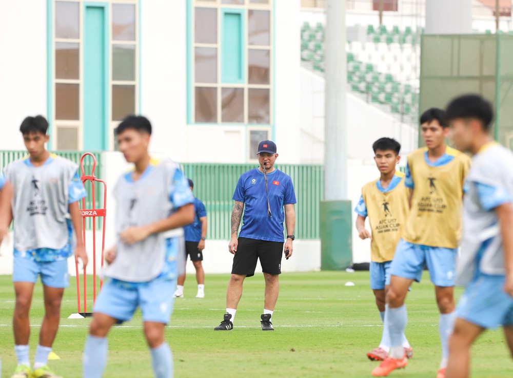 Tin nóng bóng đá Việt hôm nay 10/5: Đội tuyển Việt Nam gặp thử thách tại Asian Cup; U17 Việt Nam thận trọng trước U17 Hàn Quốc - Ảnh 2. Tin nóng bóng đá Việt hôm nay 10/5: Đội tuyển Việt Nam gặp thử thách tại Asian Cup; U17 Việt Nam thận trọng trước U17 Hàn Quốc - Ảnh 2.