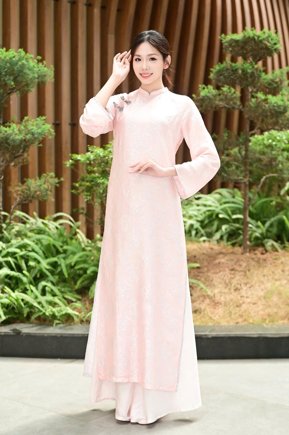 Hoa hậu Nguyễn Trần Hà Linh vừa ôn thi đại học vừa chuẩn bị chinh chiến quốc tế - Ảnh 4.