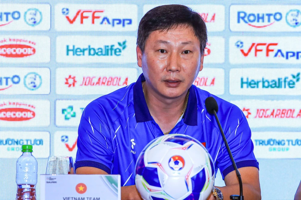 HLV Kim Sang Sik dự lễ bốc thăm Asian Cup 2027 đêm nay - Ảnh 1.