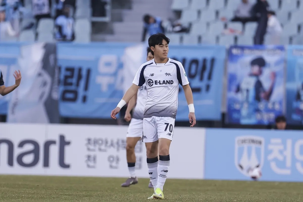 Muốn giành vé World Cup, U17 Việt Nam phải khóa chặt 'thần đồng' K-League 2 của Hàn Quốc - Ảnh 3.