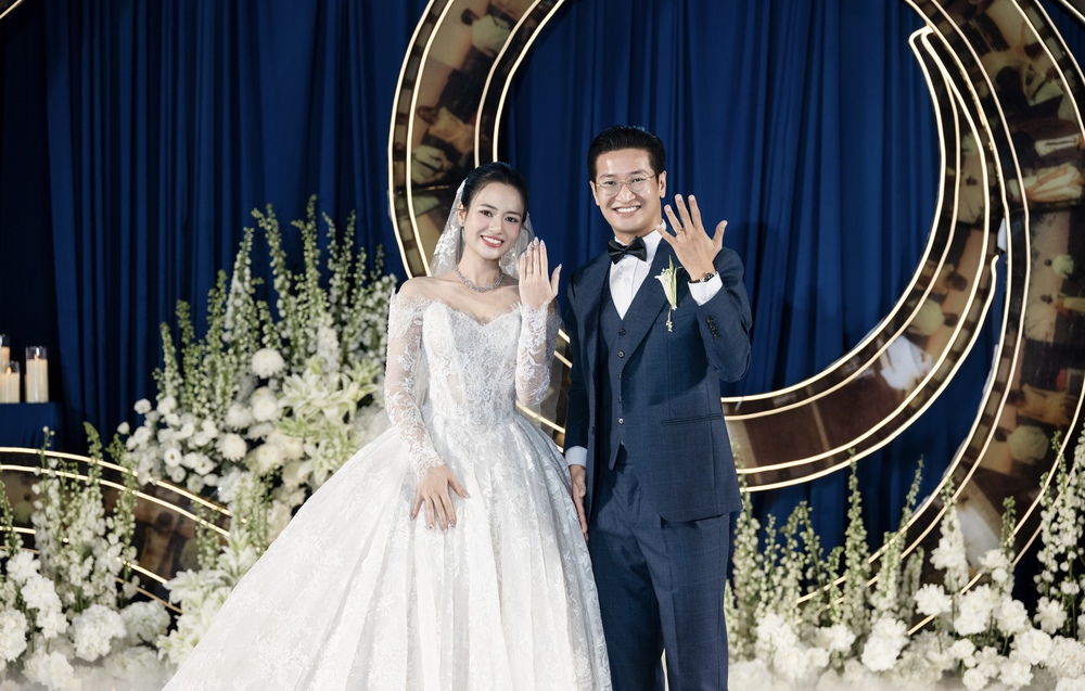 Diễn viên Vũ Việt Hoa diện ba thiết kế váy cưới từ Linh Nga Couture - Ảnh 1.