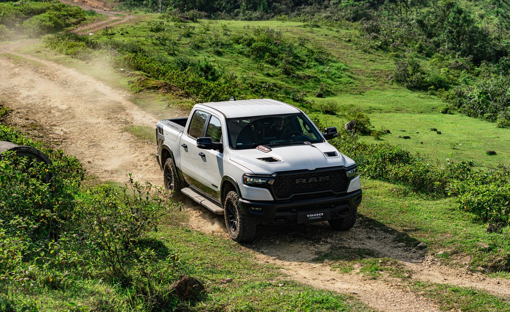 Thaco Auto "thổi luồng sinh khí mới" cho huyền thoại Jeep và RAM - Ảnh 2. Thaco Auto "thổi luồng sinh khí mới" cho huyền thoại Jeep và RAM - Ảnh 2.