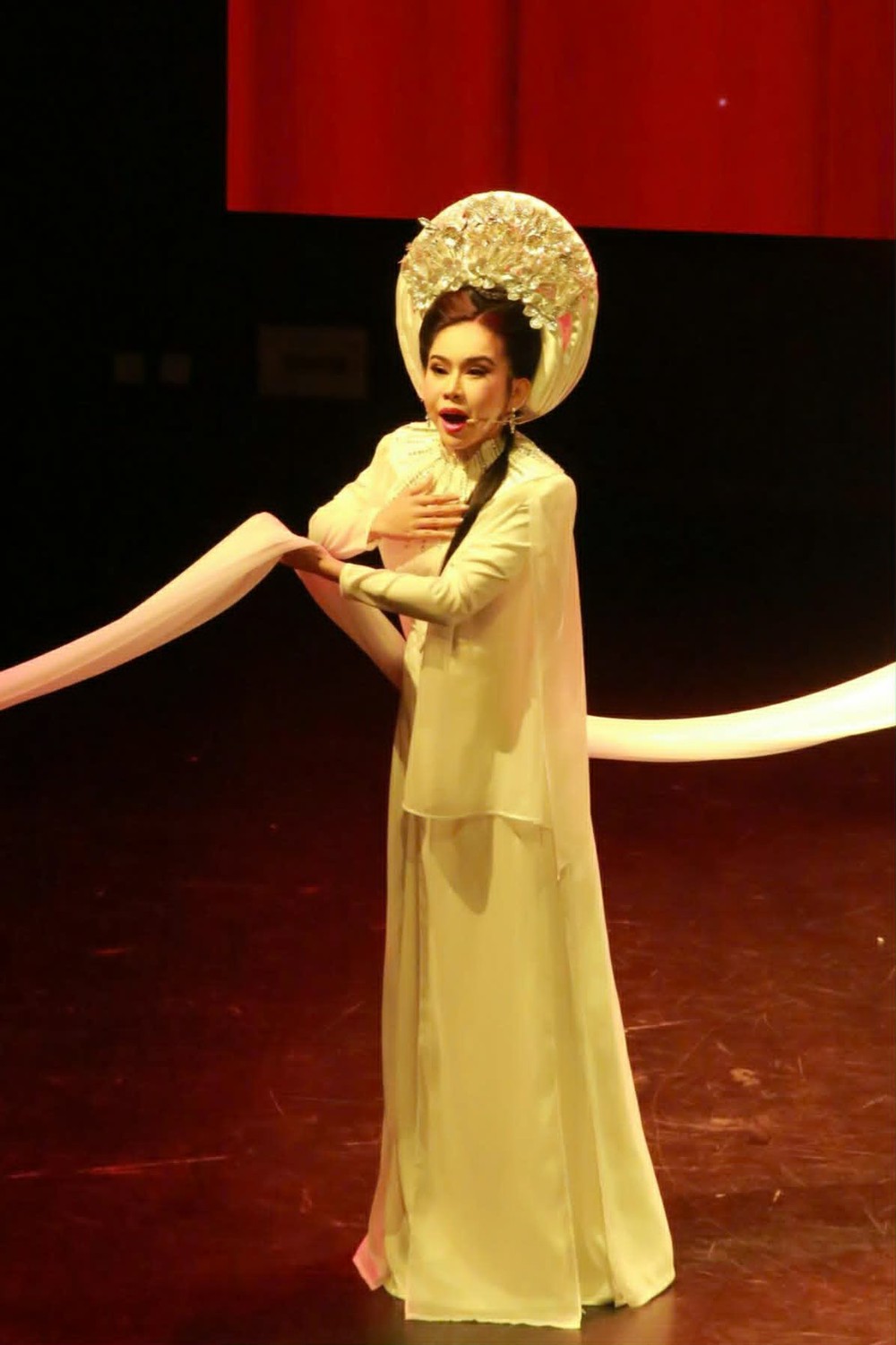 "Nhật thực" giành 6 giải thưởng tại Liên hoan Sân khấu quốc tế: Định vị cải lương bằng ngôn ngữ đương đại - Ảnh 3.