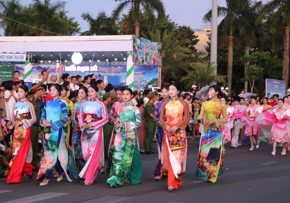 Carnival “Sắc màu biển đảo” thu hút đông đảo người dân và du khách - Ảnh 4.