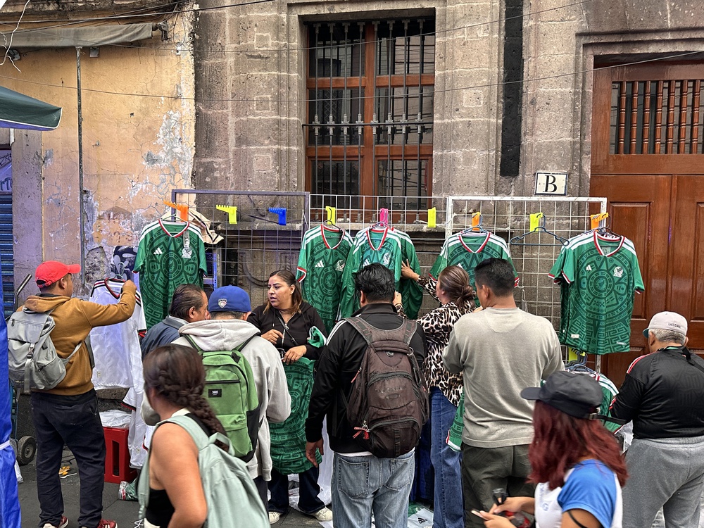 Thư Mexico: Mexico City cũng có phố hàng nhái - Ảnh 1. Thư Mexico: Mexico City cũng có phố hàng nhái - Ảnh 1.