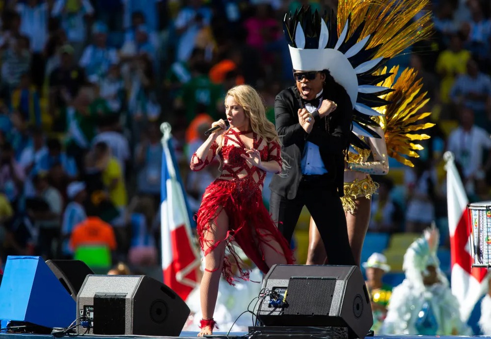 Shakira tiếp tục khẳng định vị thế "nữ hoàng World Cup" của mình khi ca khúc chính thức mới nhất dành cho World Cup 2026 đã vượt mốc 100 triệu lượt xem chỉ sau thời gian ngắn phát hành. Shakira tiếp tục khẳng định vị thế "nữ hoàng World Cup" của mình khi ca khúc chính thức mới nhất dành cho World Cup 2026 đã vượt mốc 100 triệu lượt xem chỉ sau thời gian ngắn phát hành.