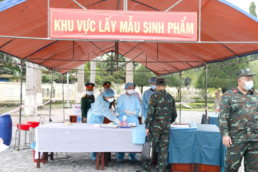 "Chiến dịch 500 ngày đêm”: Hành trình “trả lại tên” cho các liệt sĩ vẫn đang được viết tiếp mỗi ngày - Ảnh 2. "Chiến dịch 500 ngày đêm”: Hành trình “trả lại tên” cho các liệt sĩ vẫn đang được viết tiếp mỗi ngày - Ảnh 2.