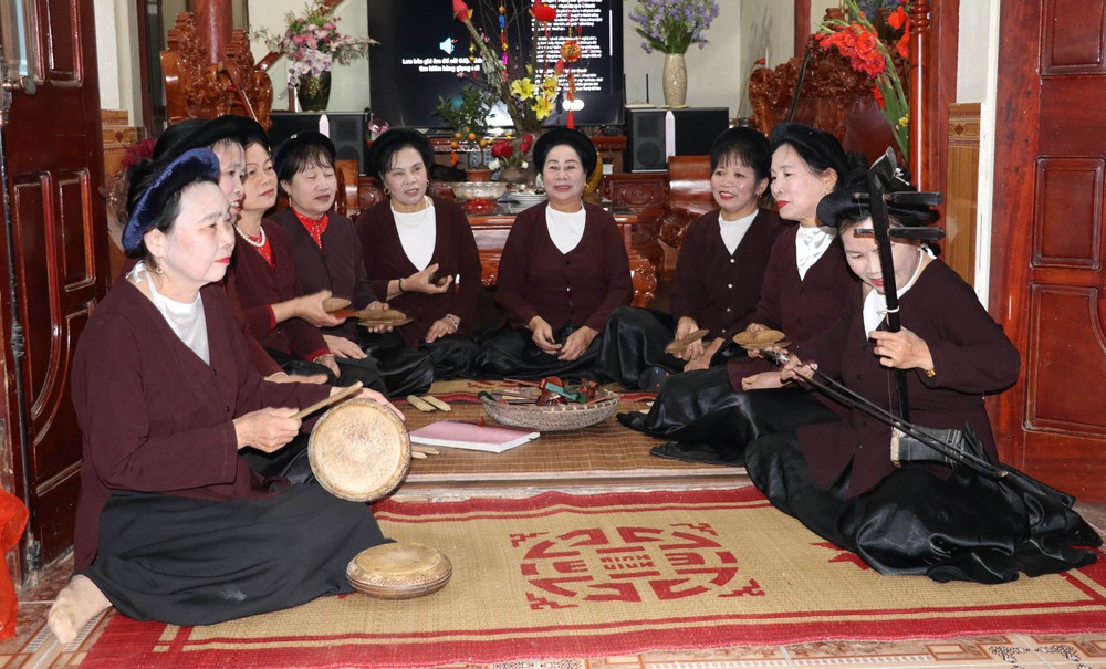 Ninh Bình: Bảo tồn và phát huy nghệ thuật hát Xẩm tại Yên Từ - Ảnh 3. Ninh Bình: Bảo tồn và phát huy nghệ thuật hát Xẩm tại Yên Từ - Ảnh 3.