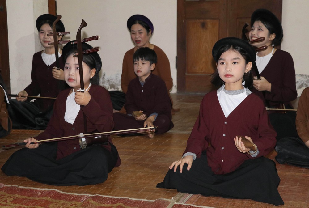 Ninh Bình: Bảo tồn và phát huy nghệ thuật hát Xẩm tại Yên Từ - Ảnh 6. Ninh Bình: Bảo tồn và phát huy nghệ thuật hát Xẩm tại Yên Từ - Ảnh 6.