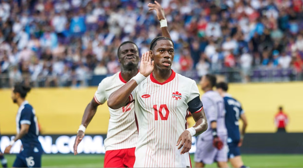 Đoản khúc World Cup: Chủ mời IceWine nhưng khách lại muốn cà phê - Ảnh 1. Đoản khúc World Cup: Chủ mời IceWine nhưng khách lại muốn cà phê - Ảnh 1.