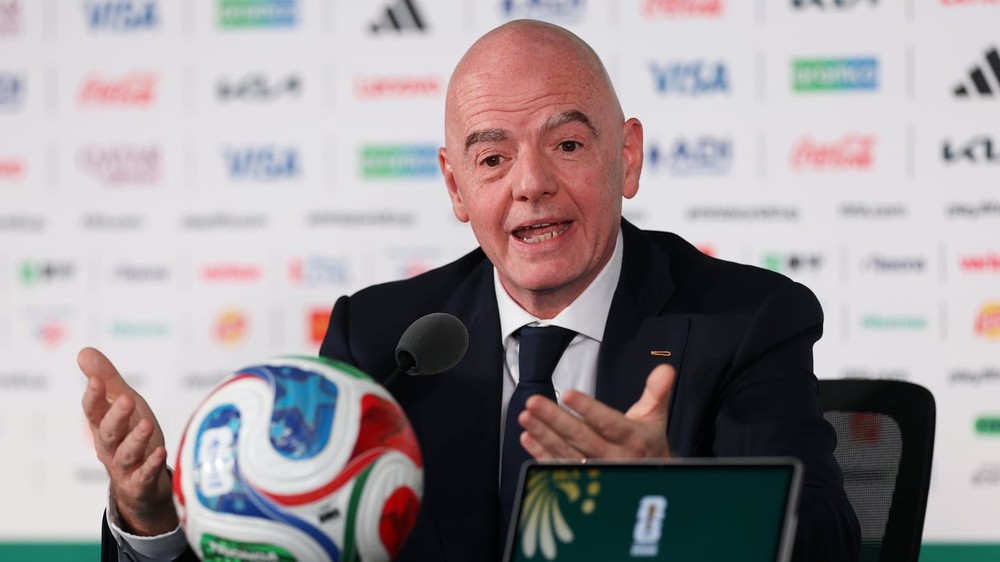 World Cup 2026 24h: Một đội tuyển buộc phải đổi áo đấu trước giờ G, Đức đưa chuyên gia chăm sóc mặt sân sang Mỹ - Ảnh 5. World Cup 2026 24h: Một đội tuyển buộc phải đổi áo đấu trước giờ G, Đức đưa chuyên gia chăm sóc mặt sân sang Mỹ - Ảnh 5.