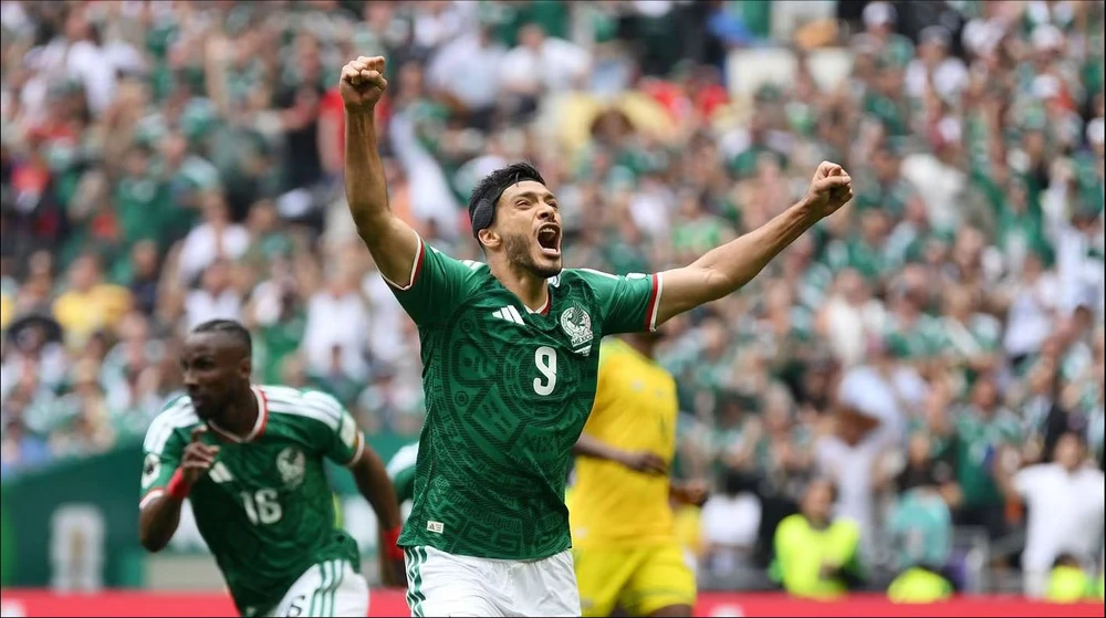 5 điểm nhấn từ trận khai mạc World Cup 2026: Shakira trở lại, Mexico gây ấn tượng và “diện mạo mới” của Infantino - Ảnh 4. 5 điểm nhấn từ trận khai mạc World Cup 2026: Shakira trở lại, Mexico gây ấn tượng và “diện mạo mới” của Infantino - Ảnh 4.