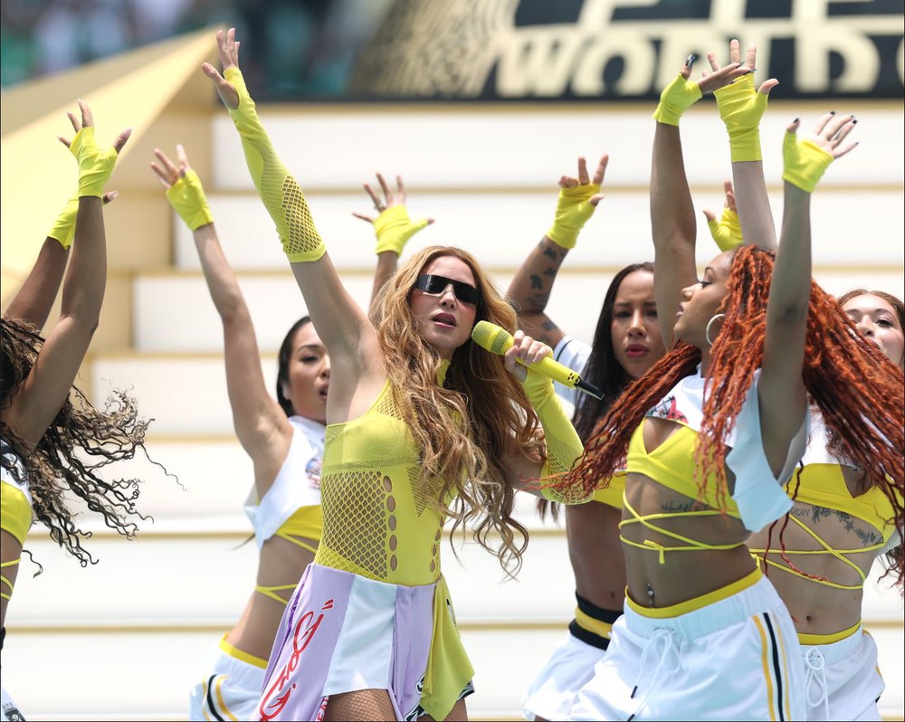 5 điểm nhấn từ trận khai mạc World Cup 2026: Shakira trở lại, Mexico gây ấn tượng và “diện mạo mới” của Infantino - Ảnh 2. 5 điểm nhấn từ trận khai mạc World Cup 2026: Shakira trở lại, Mexico gây ấn tượng và “diện mạo mới” của Infantino - Ảnh 2.