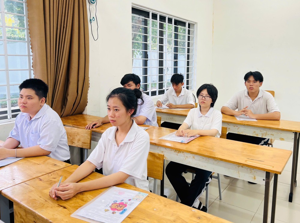 Hình ảnh thí sinh cả nước bước vào Kỳ thi tốt nghiệp THPT 2026 - Ảnh 15. Hình ảnh thí sinh cả nước bước vào Kỳ thi tốt nghiệp THPT 2026 - Ảnh 15.