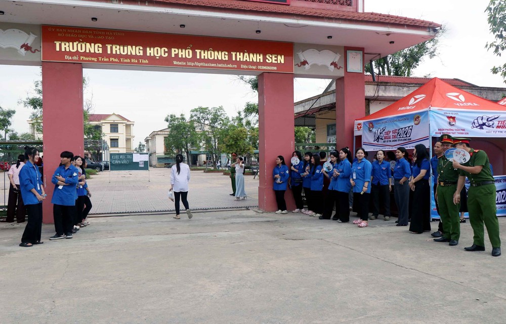 Hình ảnh thí sinh cả nước bước vào Kỳ thi tốt nghiệp THPT 2026 - Ảnh 23. Hình ảnh thí sinh cả nước bước vào Kỳ thi tốt nghiệp THPT 2026 - Ảnh 23.