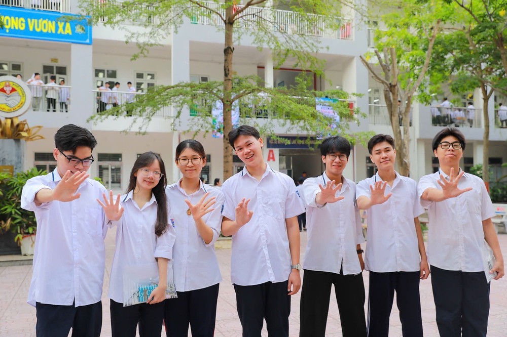 Thí sinh cả nước bước vào Kỳ thi tốt nghiệp THPT 2026 - Ảnh 1. Thí sinh cả nước bước vào Kỳ thi tốt nghiệp THPT 2026 - Ảnh 1.