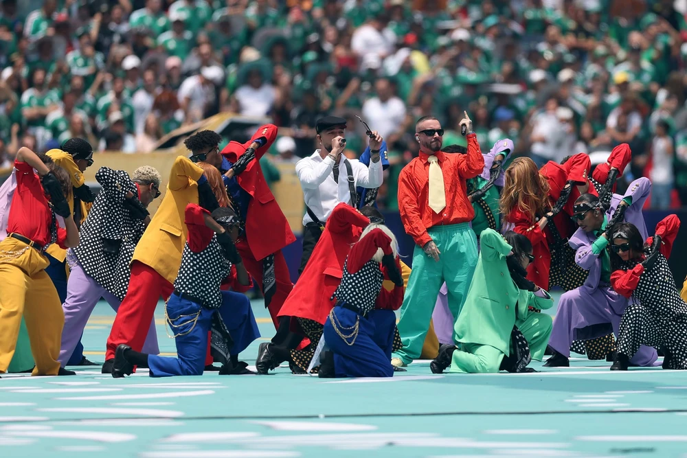 World Cup 2026: Lễ khai mạc ngắn gọn đến bất ngờ nhưng vẫn độc đáo, rực rỡ sắc màu - Ảnh 10. World Cup 2026: Lễ khai mạc ngắn gọn đến bất ngờ nhưng vẫn độc đáo, rực rỡ sắc màu - Ảnh 10.