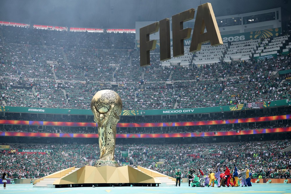World Cup 2026: Lễ khai mạc ngắn gọn đến bất ngờ nhưng vẫn độc đáo, rực rỡ sắc màu - Ảnh 2. World Cup 2026: Lễ khai mạc ngắn gọn đến bất ngờ nhưng vẫn độc đáo, rực rỡ sắc màu - Ảnh 2.