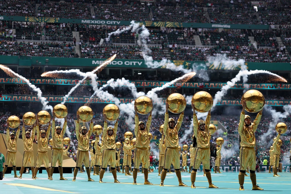 World Cup 2026: Lễ khai mạc ngắn gọn đến bất ngờ nhưng vẫn độc đáo, rực rỡ sắc màu - Ảnh 1. World Cup 2026: Lễ khai mạc ngắn gọn đến bất ngờ nhưng vẫn độc đáo, rực rỡ sắc màu - Ảnh 1.