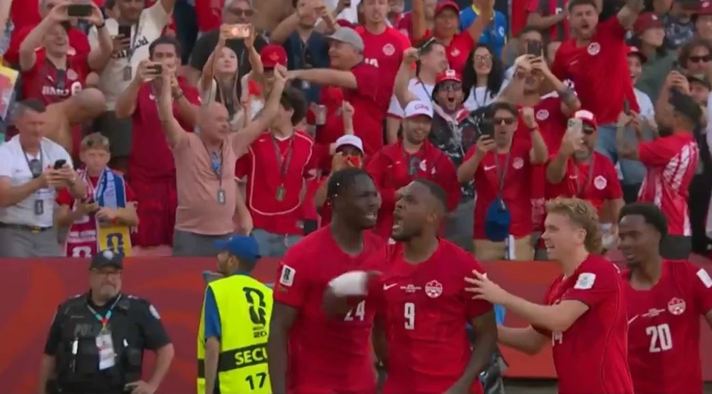 Chủ nhà World Cup 2026 thoát thua ngoạn mục nhờ "siêu dự bị" - Ảnh 5.