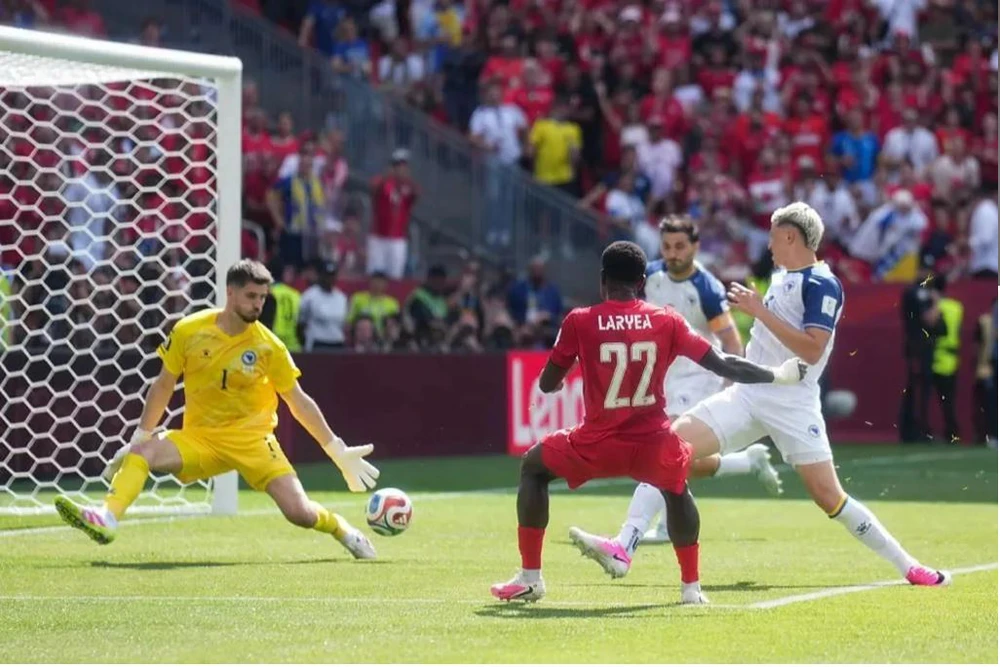 Chủ nhà World Cup 2026 thoát thua ngoạn mục nhờ "siêu dự bị" - Ảnh 4.