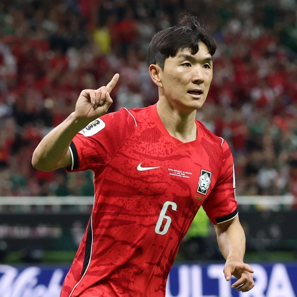 Hwang In Beom: 'Máy điều nhịp' thầm lặng hóa người hùng, đưa Hàn Quốc ngược dòng ngày ra quân World Cup 2026 - Ảnh 4. Hwang In Beom: 'Máy điều nhịp' thầm lặng hóa người hùng, đưa Hàn Quốc ngược dòng ngày ra quân World Cup 2026 - Ảnh 4.