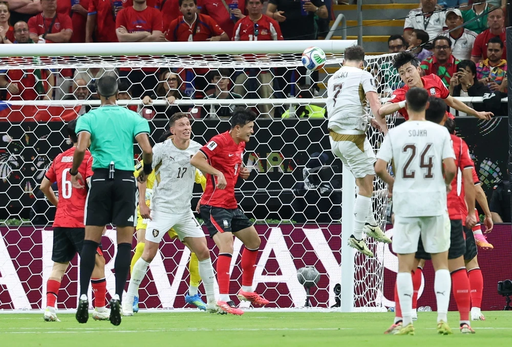 CH Séc "khai hỏa" bằng vũ khí của Arsenal, Hàn Quốc chao đảo ở World Cup 2026 - Ảnh 2. CH Séc "khai hỏa" bằng vũ khí của Arsenal, Hàn Quốc chao đảo ở World Cup 2026 - Ảnh 2.