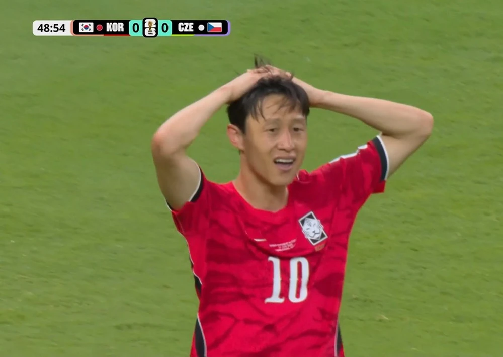 Ngược dòng ấn tượng trước CH Séc, Hàn Quốc giành trọn 3 điểm ngày ra quân ở World Cup 2026 - Ảnh 4. Ngược dòng ấn tượng trước CH Séc, Hàn Quốc giành trọn 3 điểm ngày ra quân ở World Cup 2026 - Ảnh 4.