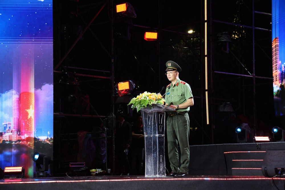 "Tổ quốc bình yên": Khi lịch sử cất lời bằng công nghệ và nghệ thuật đương đại - Ảnh 1. "Tổ quốc bình yên": Khi lịch sử cất lời bằng công nghệ và nghệ thuật đương đại - Ảnh 1.