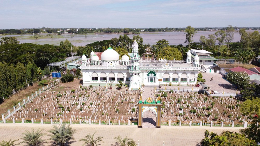 Gìn giữ, phát huy giá trị văn hóa Chăm trong đời sống hiện đại - Ảnh 1. Gìn giữ, phát huy giá trị văn hóa Chăm trong đời sống hiện đại - Ảnh 1.