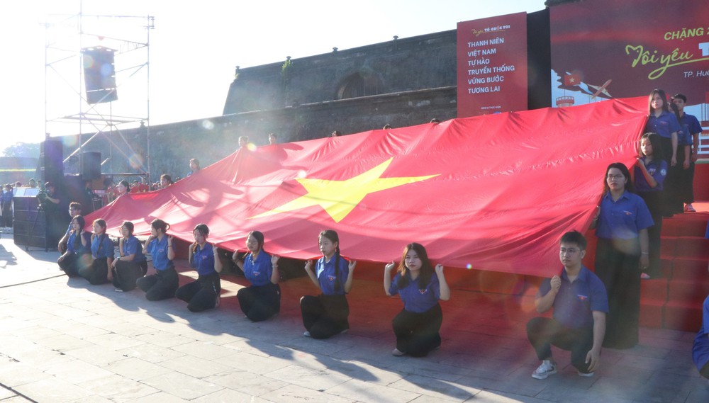 Ấn tượng hành trình “Tôi yêu Tổ quốc tôi” với hơn 2.000 thanh niên tiêu biểu - Ảnh 4.
