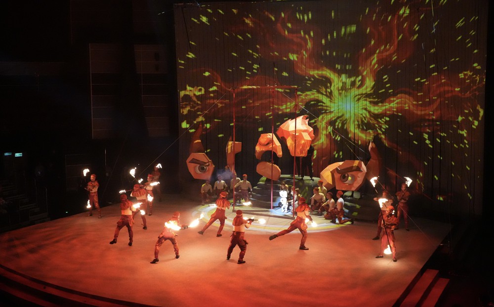 Vở diễn "Mơ show": Dấu ấn đột phá của nghệ thuật xiếc, múa rối đương đại - Ảnh 1. Vở diễn "Mơ show": Dấu ấn đột phá của nghệ thuật xiếc, múa rối đương đại - Ảnh 1.