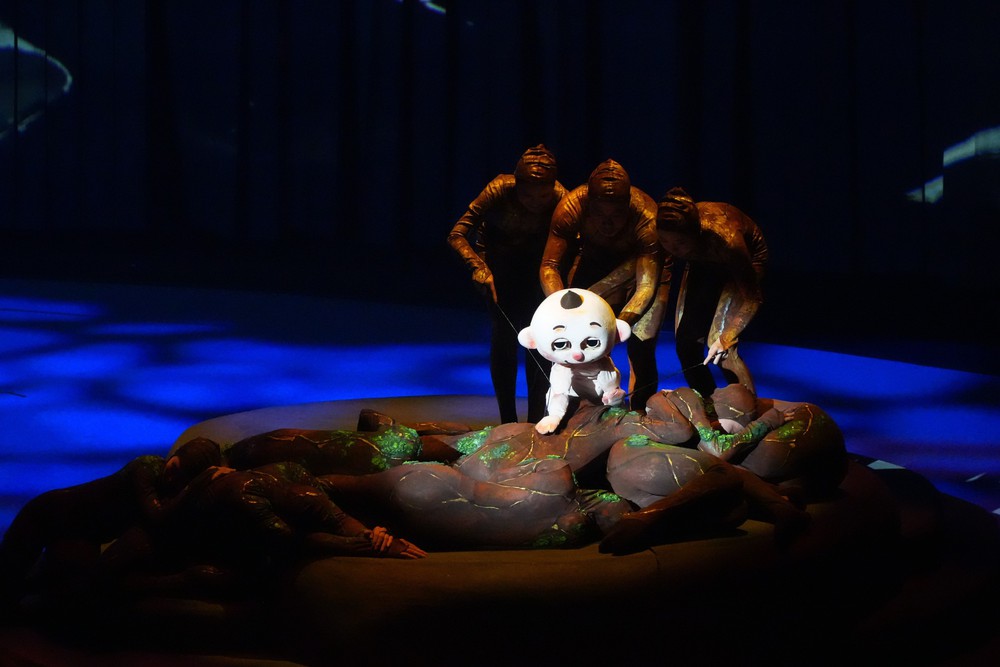 Vở diễn "Mơ show": Dấu ấn đột phá của nghệ thuật xiếc, múa rối đương đại - Ảnh 2. Vở diễn "Mơ show": Dấu ấn đột phá của nghệ thuật xiếc, múa rối đương đại - Ảnh 2.