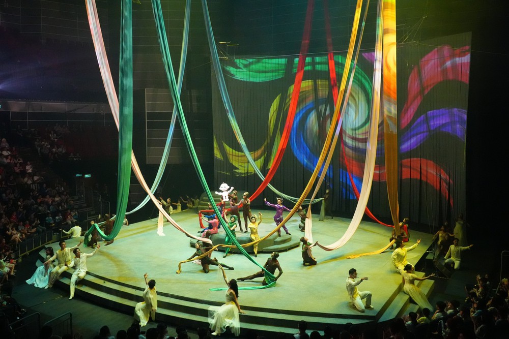 Vở diễn "Mơ show": Dấu ấn đột phá của nghệ thuật xiếc, múa rối đương đại - Ảnh 3. Vở diễn "Mơ show": Dấu ấn đột phá của nghệ thuật xiếc, múa rối đương đại - Ảnh 3.